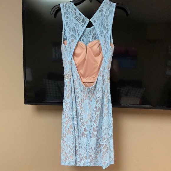 Adorable short occasion dress. - Picture 4 of 4